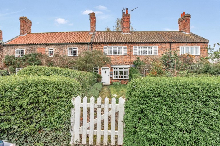 Main Street, Escrick